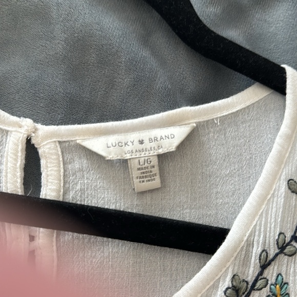 White floral lace top - Picture 3 of 3